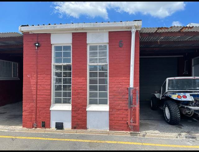 116M² BUSINESS RENTED IN RETREAT